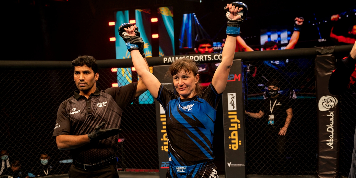 «Сравнимо с появлением на свет ребёнка»: Лагодная о победе на чемпионате мира и проблемах судейства в MMA