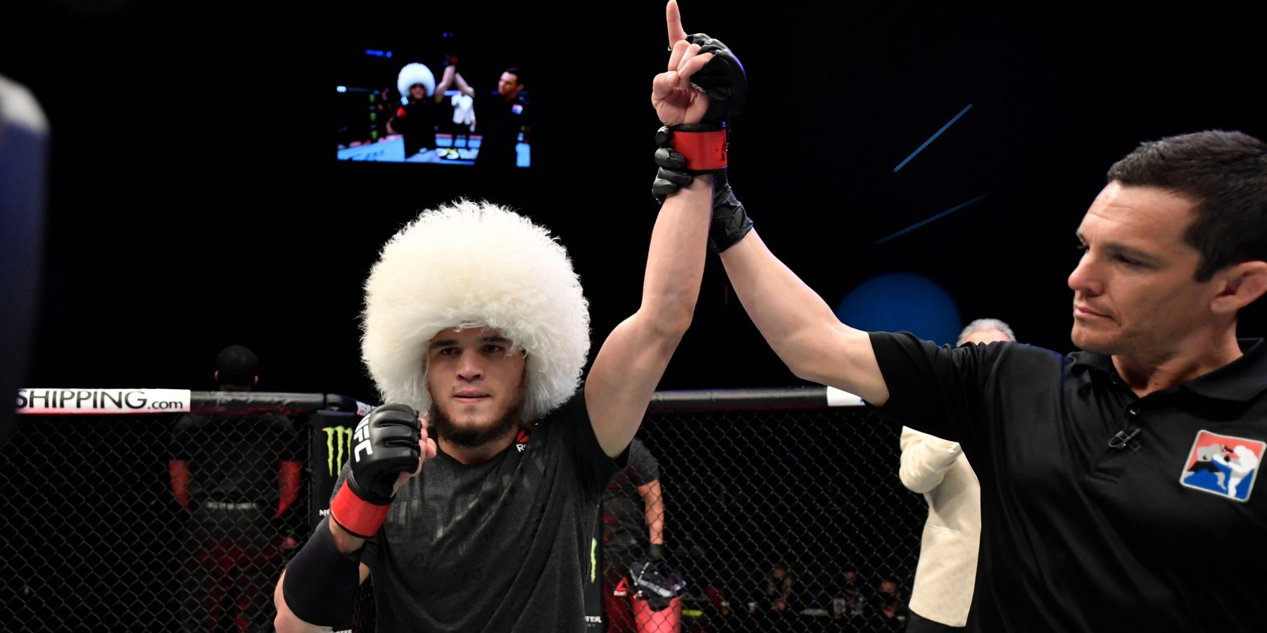 Умар Нурмагомедов остался непобеждённым, а Хабиб введен в зал славы UFC