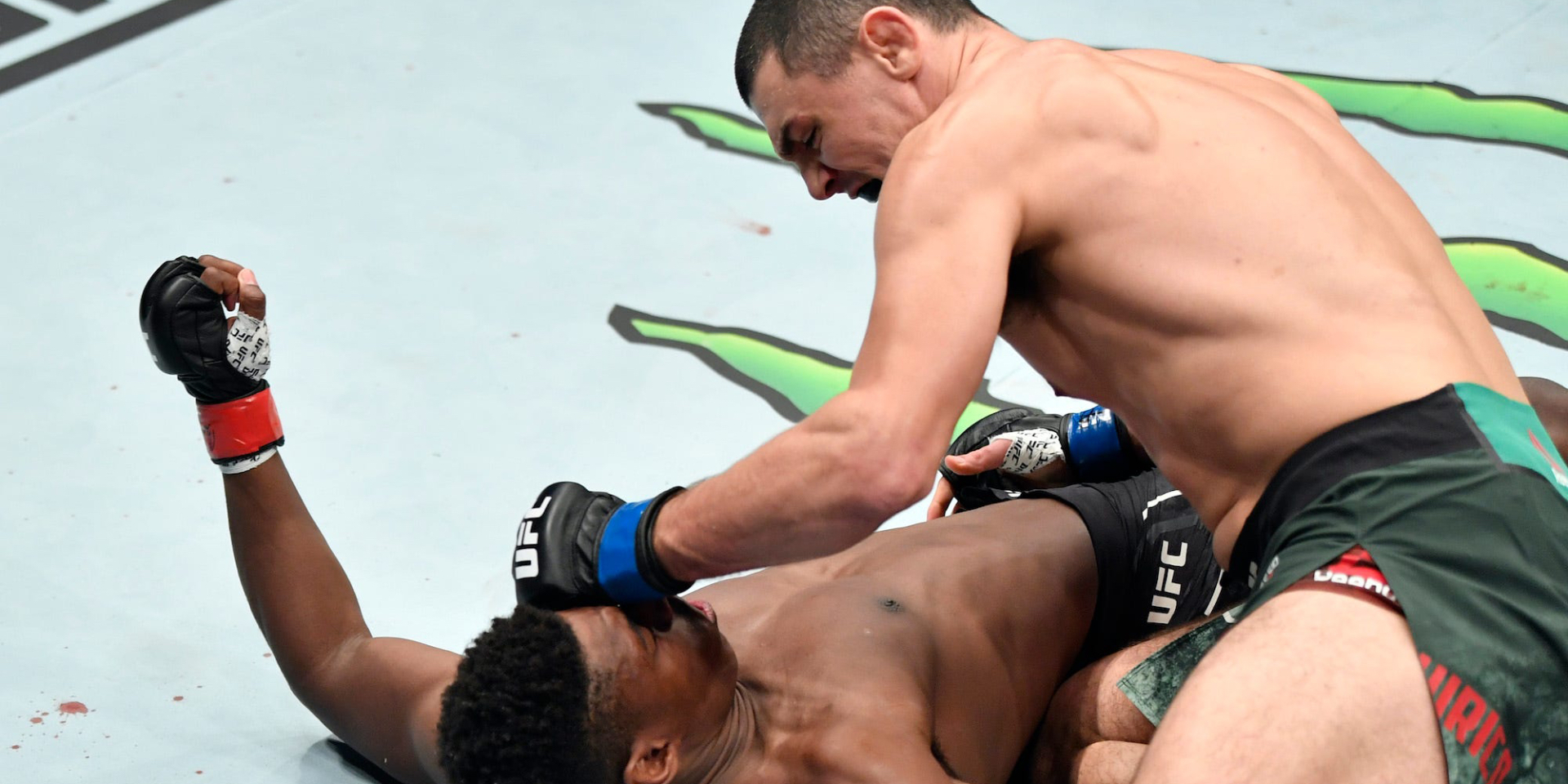 За что платят бонусы в профессиональных промоушенах: сравнение, их обладатели. Штрафы: к кому применяются